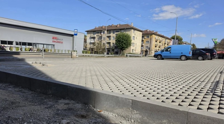 Продължава изграждането на нови паркоместа в кв. „Димова махала“